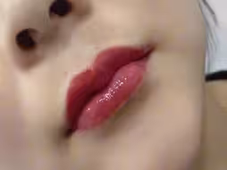 妈妈的红唇，浅藏一下