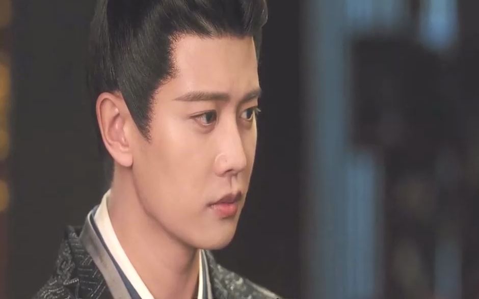 周生辰写上林赋,看呆时宜,周生辰耳朵红了:我有那么好看?