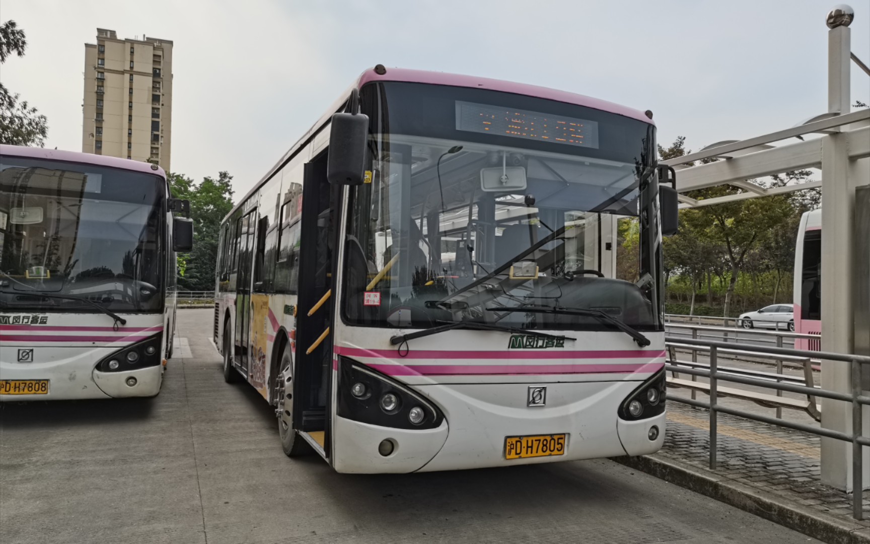 (已报废)浦江19路swb6107phev10运行实录