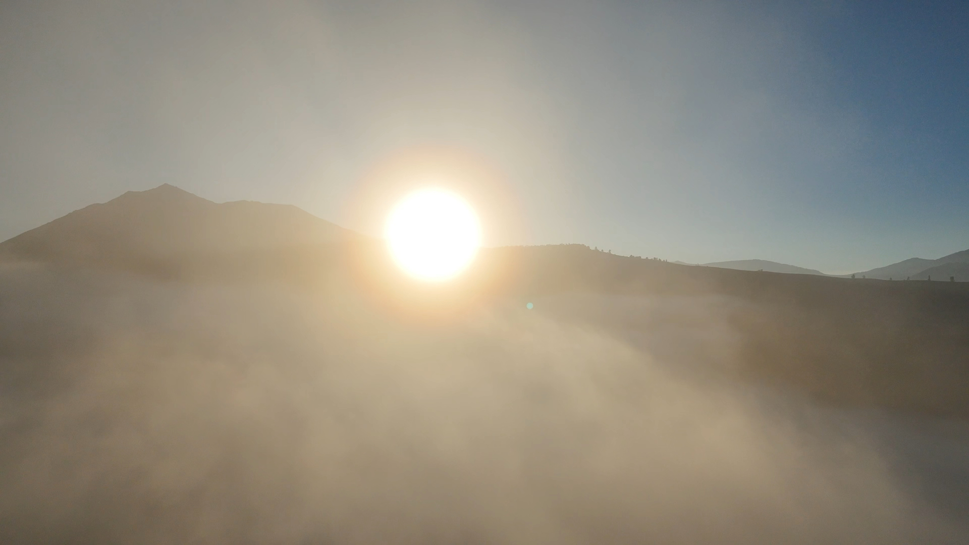 禾木的晨雾和日出