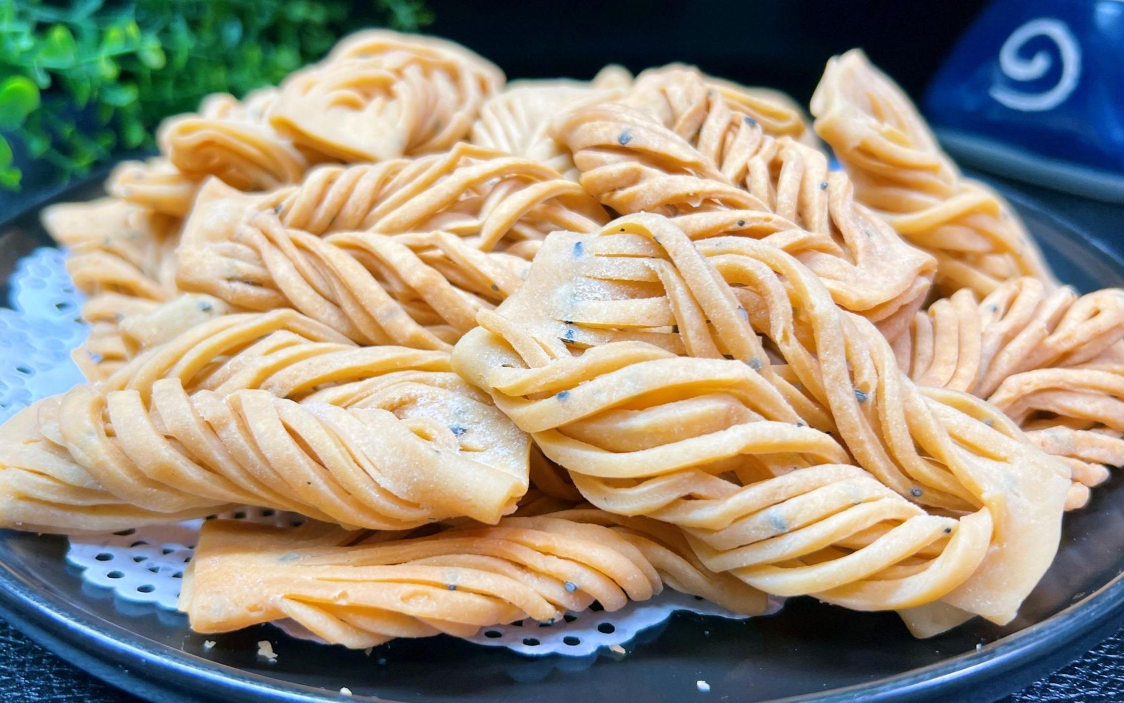 农村老妈用了30年炸翻花麻叶配方,咬一口酥脆掉渣