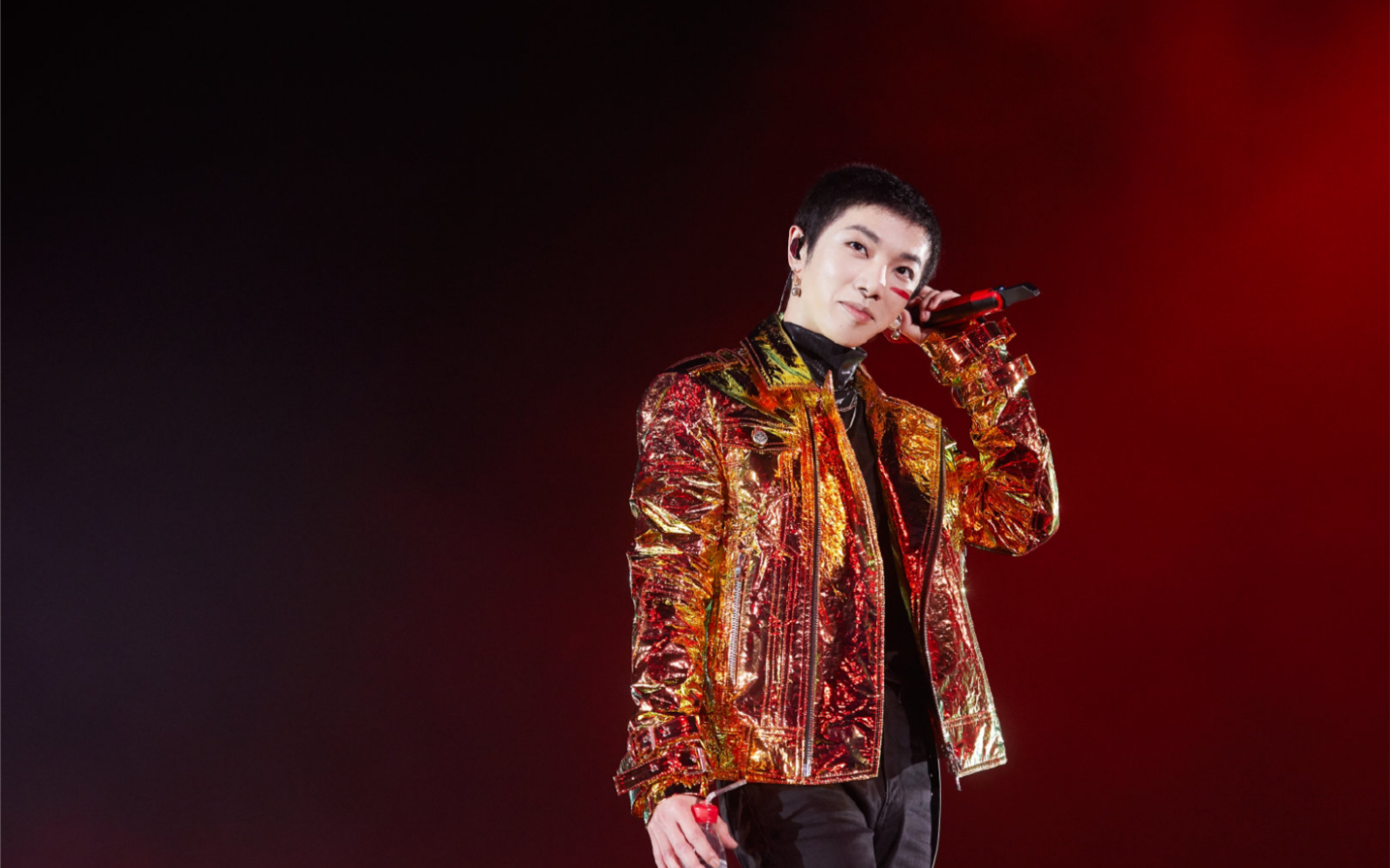 华晨宇 异类(副歌)11.16火星演唱会 手机自录 680视觉舞美