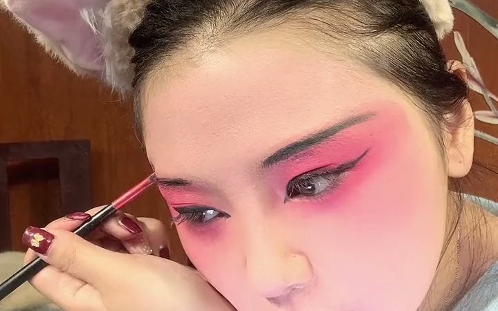 【戏曲】原来唱戏都是用这些化妆的!