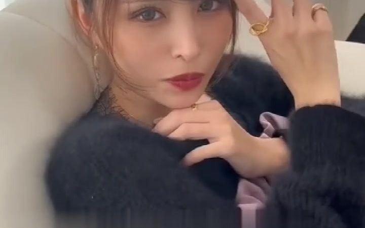 伊藤舞雪(いとう まゆき)在TIK TOK发布视频谈时尚哔哩哔哩bilibili