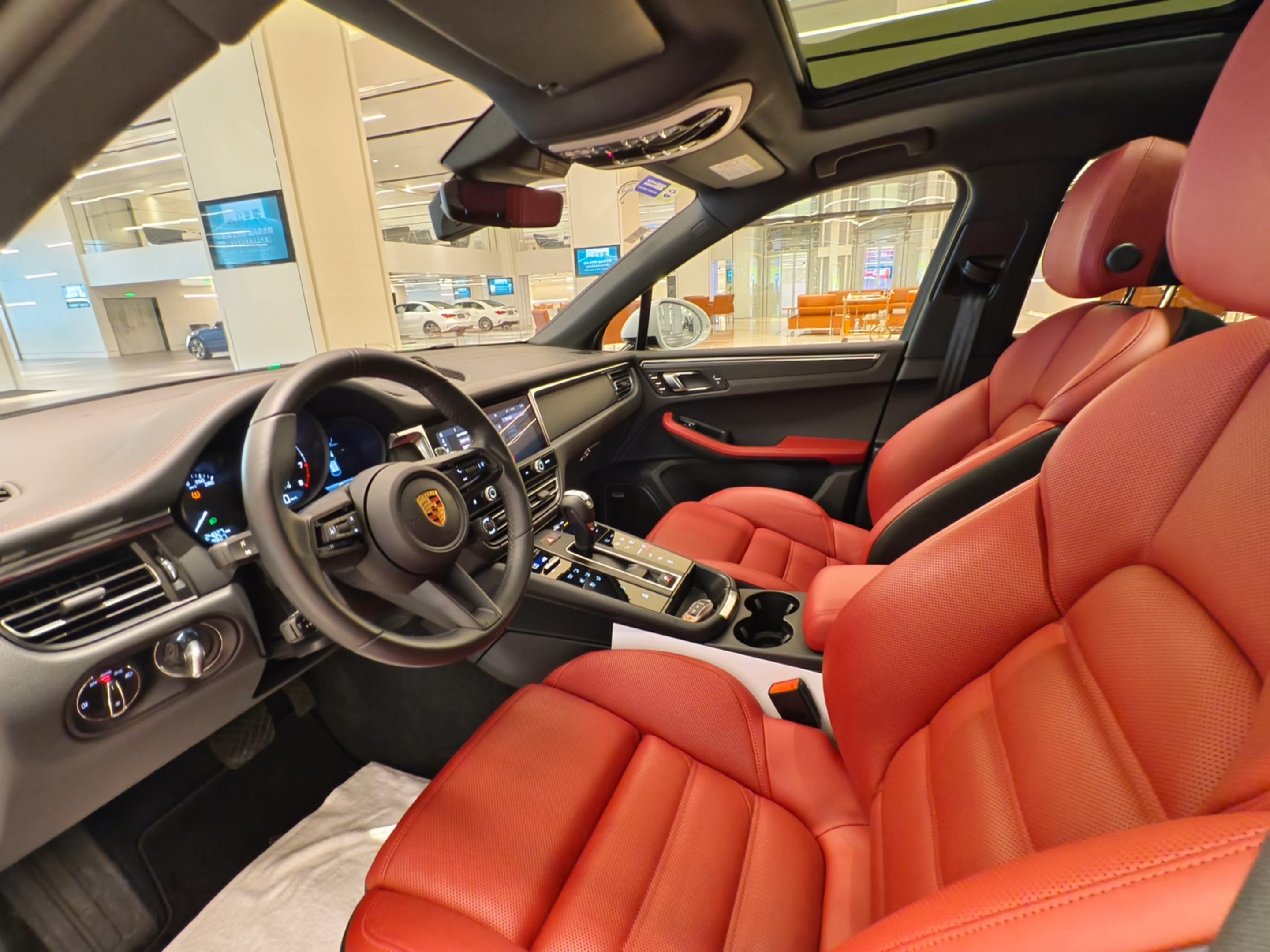 保时捷macant 白外红内选配boss音响,座椅通风等等
