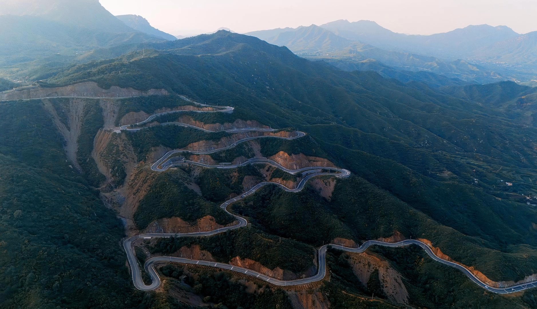 黄山盘山公路图片