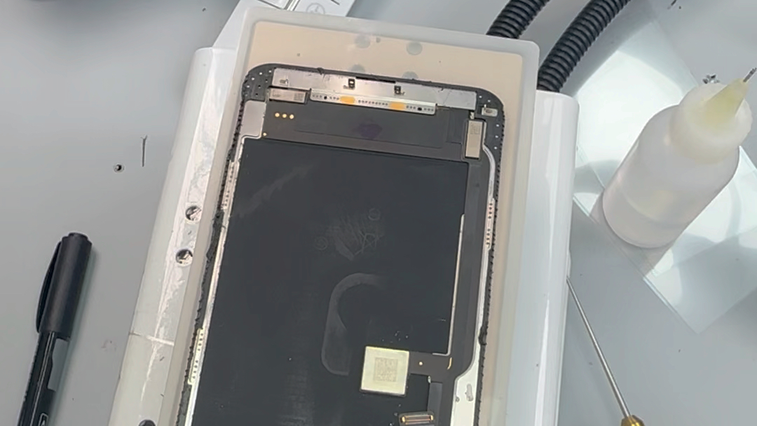 苹果11promax粉碎外爆屏丝滑拆支架