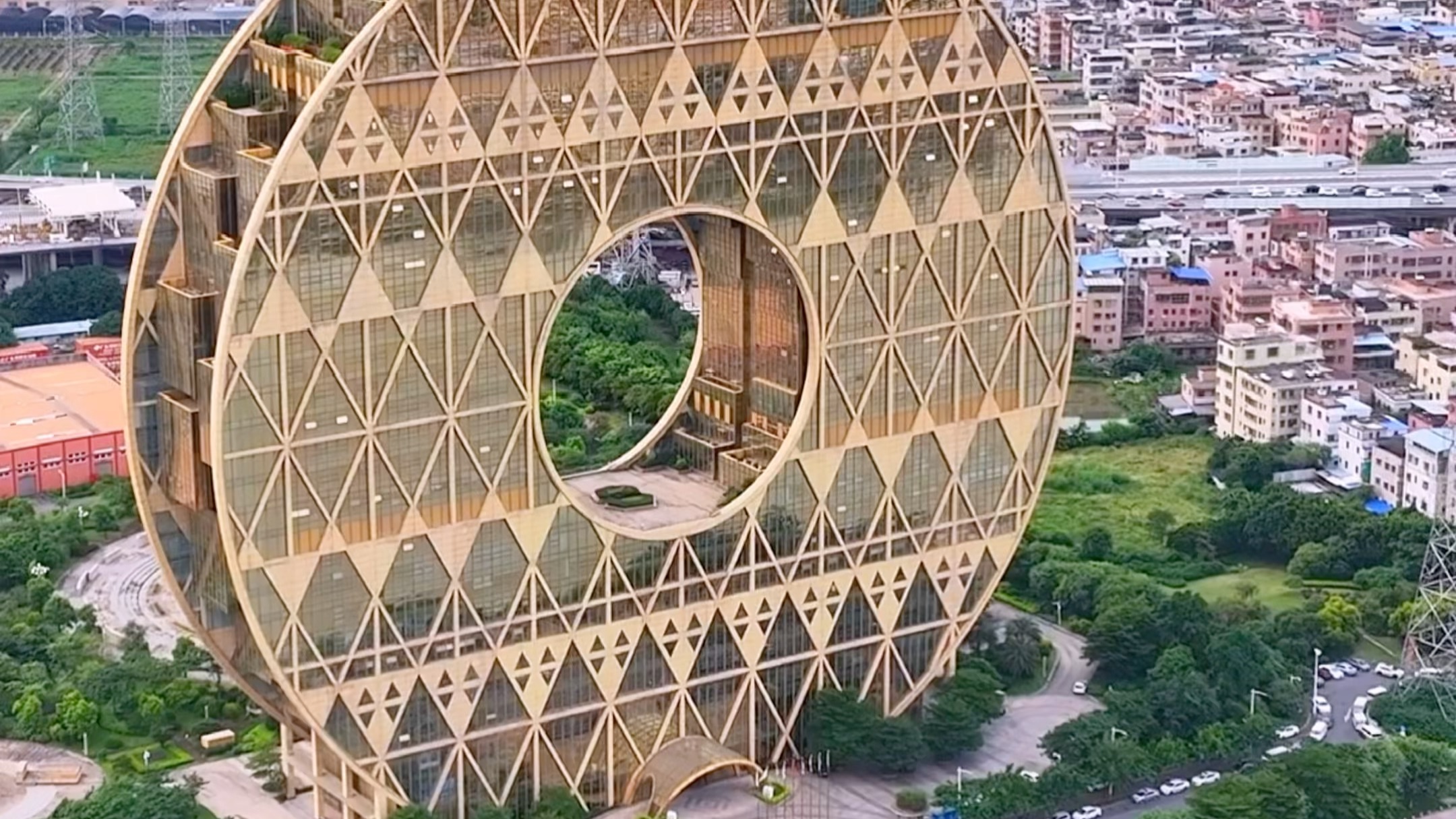 10亿地标建筑广州圆大厦 11月15被拍卖 花10亿建筑 10万取名 曾经被