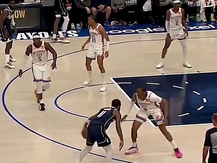 欧文梦幻脚步双背转身过人后仰,太秀了