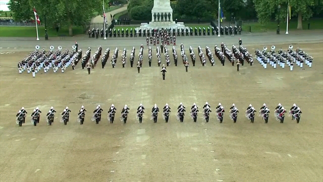 [图]Hands Across the Sea | Sousa | The Bands of HM Royal Marines