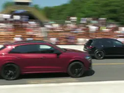 Скачать видео: 超级跑车直线竞速 - 1400HP GT-R、1000HP Trackhawk、700HP M3 Touring、TTE855 RS3、iPE GT3 RS