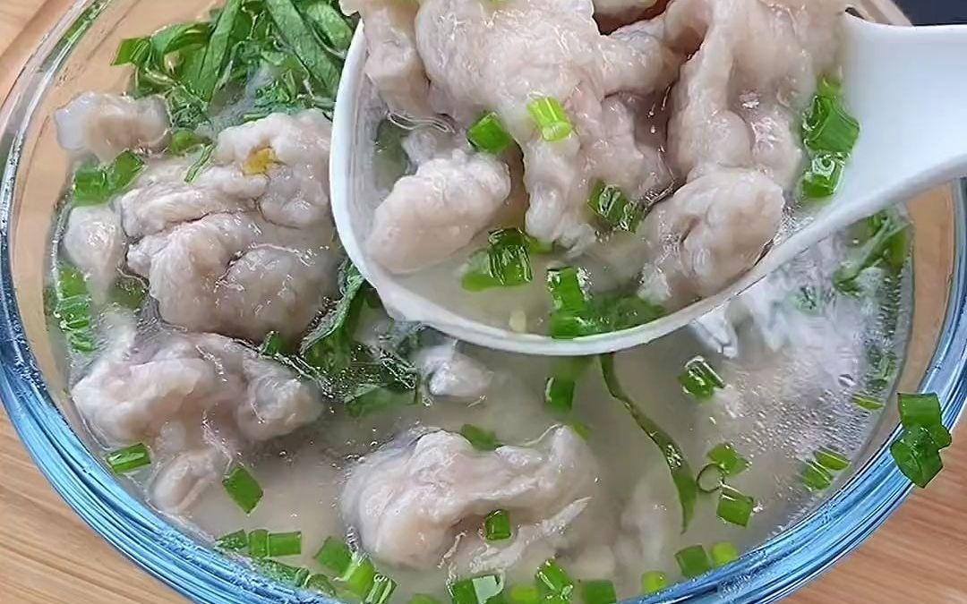 今天分享给大家滑肉片汤,营养美味,滑嫩好吃.