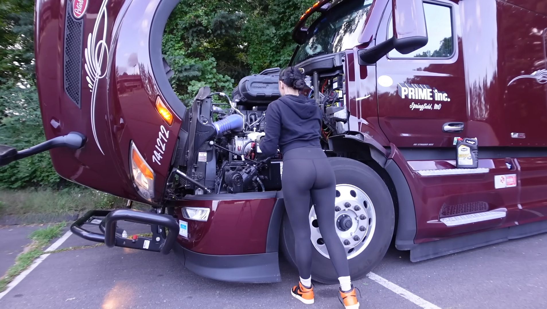 一位美女卡车司机的日常vlog