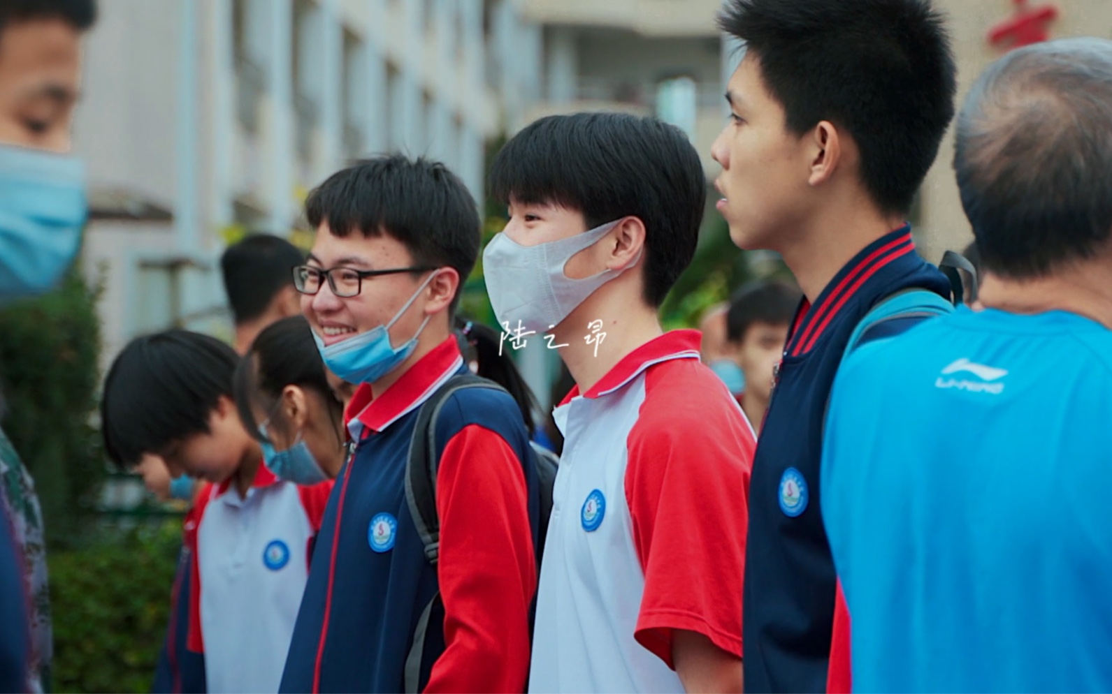 "这些伤痛,终究只有时间才能抚平吧.阳泉实验中学"