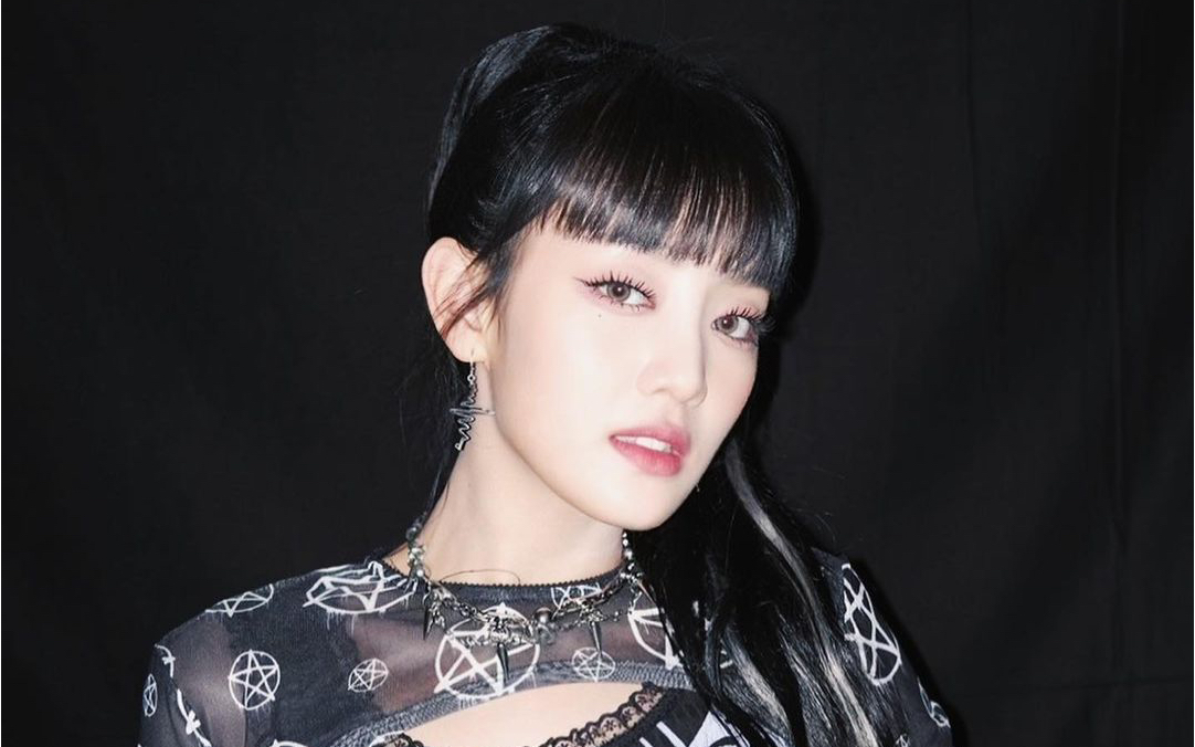 尼查身材好好minnieins晒出美照腹肌夺人眼球