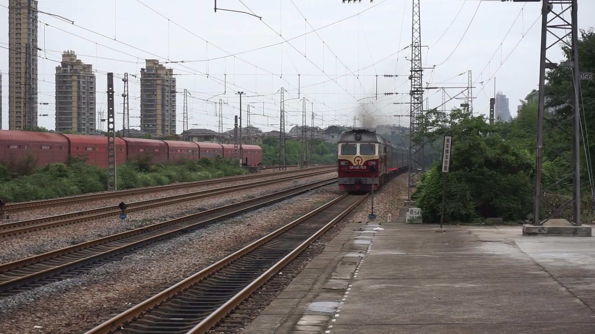 铁路2017103萧甬线绍兴站t326次鸣笛进站df4d0159