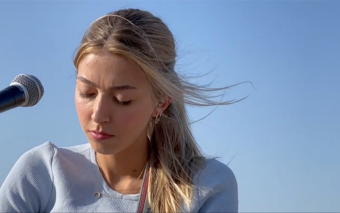 西班牙新晋女歌手paloma rollán - 32 de enero (acústico)