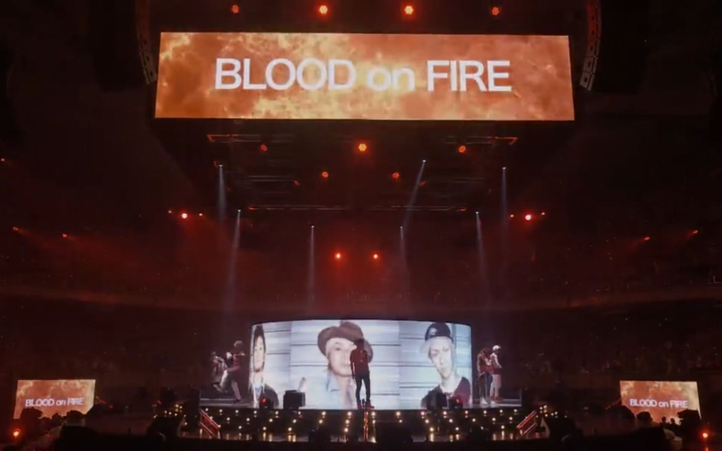 [图]【AAA】BLOOD on FIRE 日本头文字D主题曲 出道曲十周年 2015live（中日字幕）