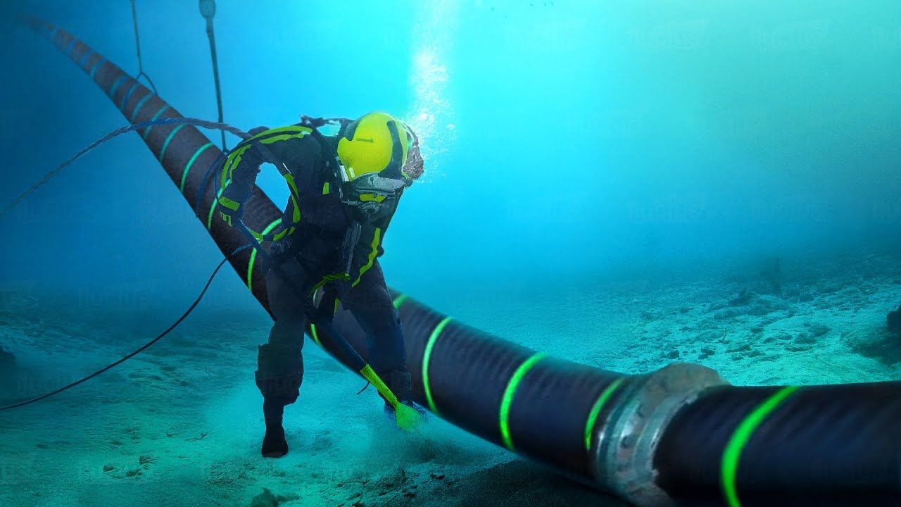 在海底维修网络光缆的极限工作