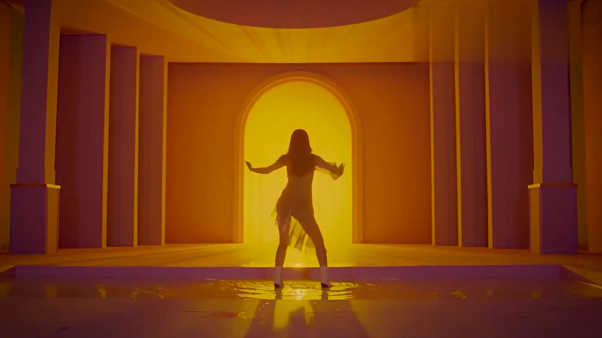 apink尹普美水中逆光热舞婀娜多姿妩媚动人