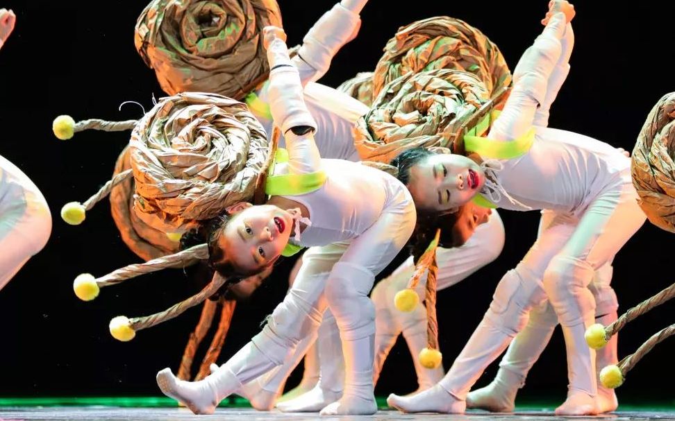 【第十届小荷风采】边走边唱