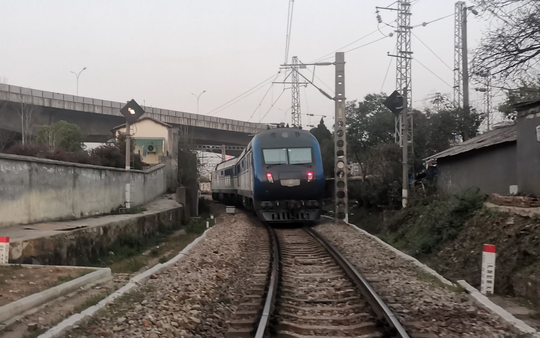 【中国铁路 4k60帧】京局京段df11g型内燃机车过道口