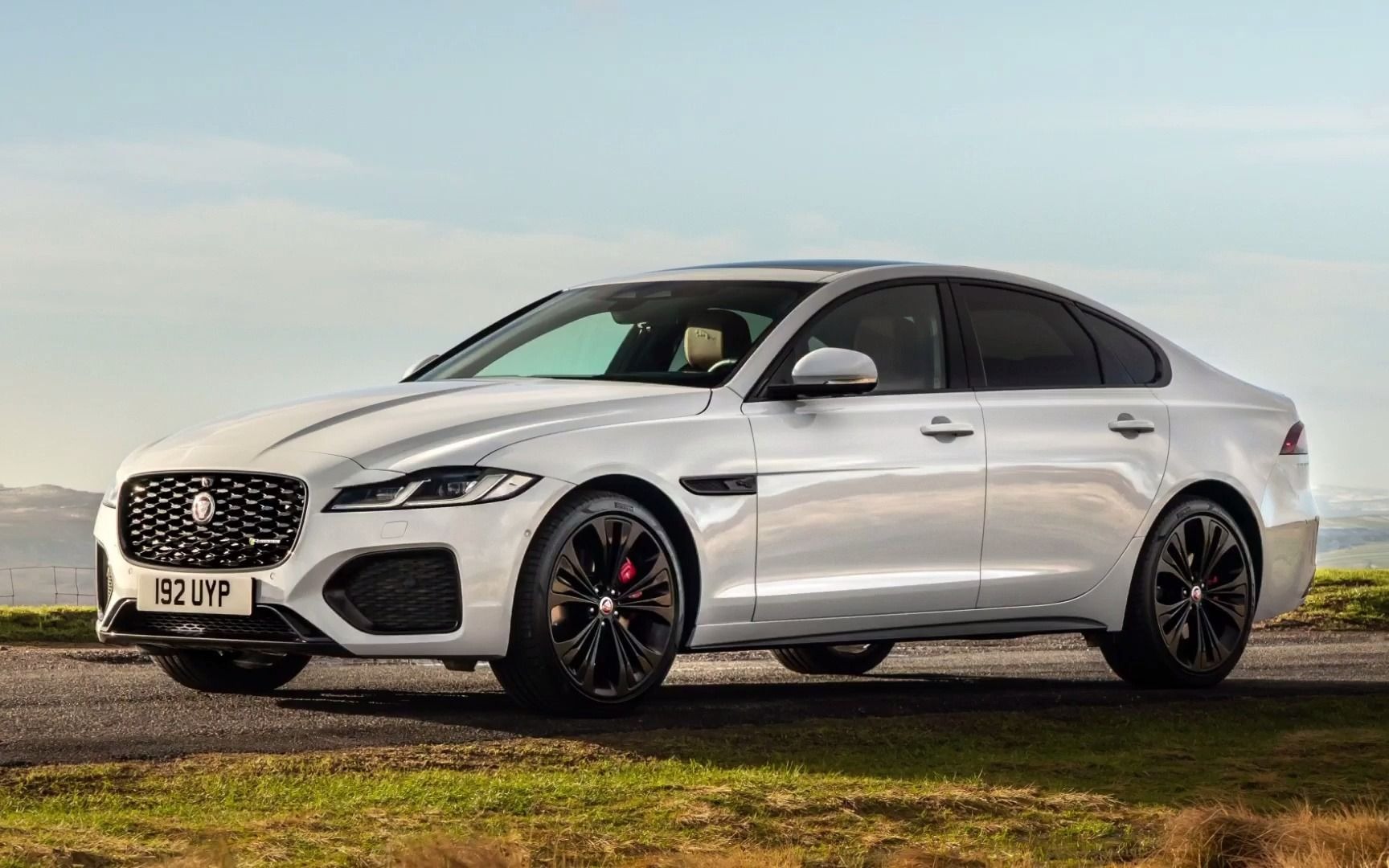 2021款捷豹(jaguar)xf p300 rdynamic se_颜值明显提升!