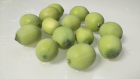 剥莲蓬也是要讲究技巧的 这样剥莲子 不伤指甲 剥的更轻松 哔哩哔哩 つロ干杯 Bilibili