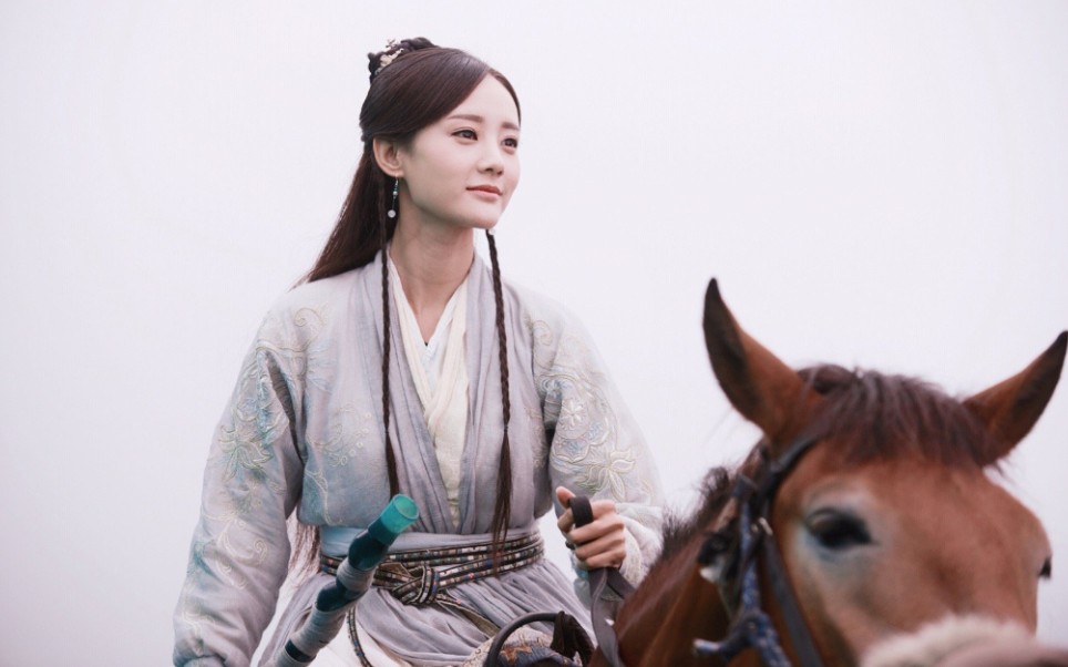 李一桐61轻描淡写17射雕英雄传白衣胜雪眉目如画桐蓉儿犹如世间最美