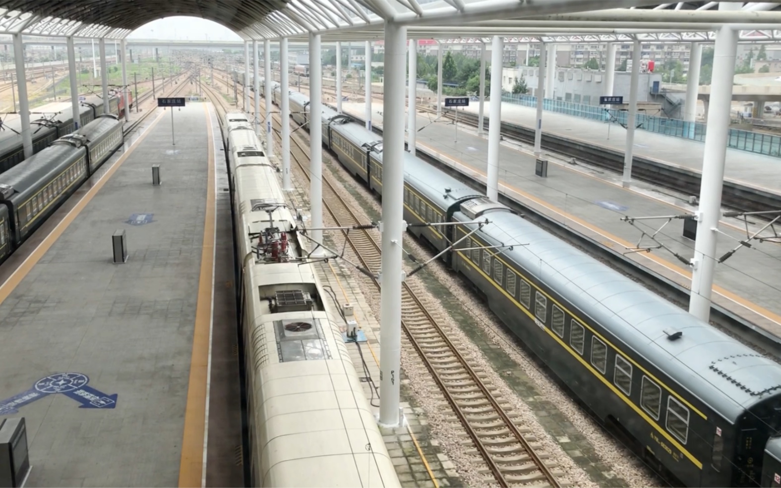 z36次列车石家庄站机外停车_哔哩哔哩_bilibili