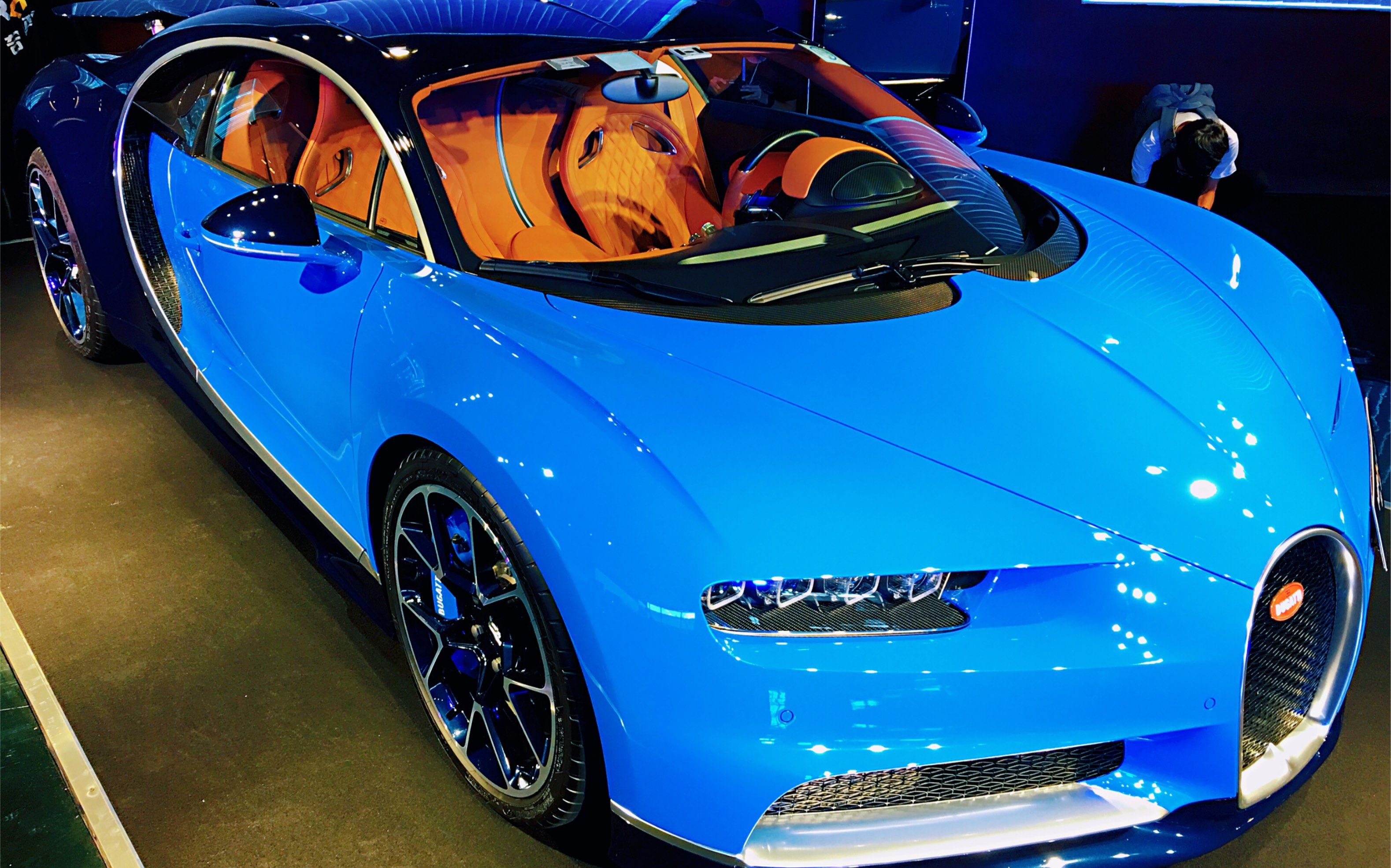 深圳拍双色布嘉迪布加迪熙龙bugattichiron80tw16