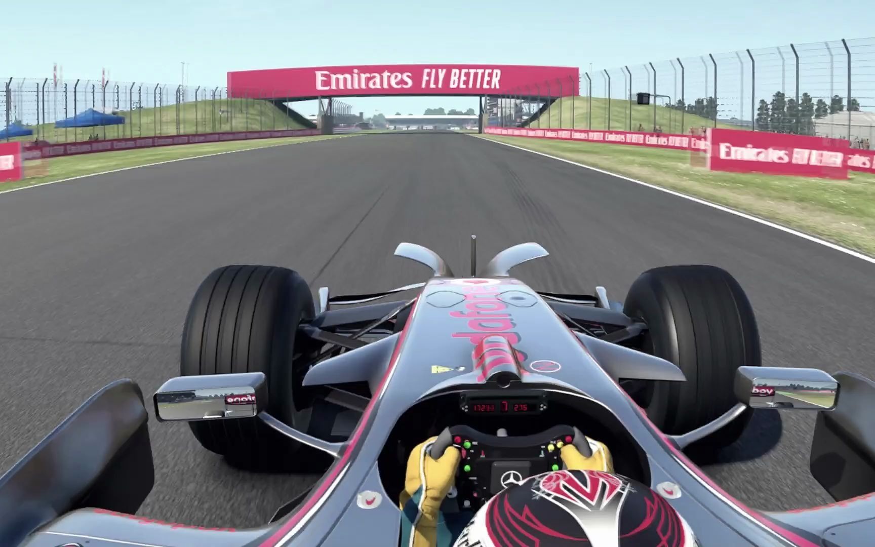 f12020手动挡练习mclarenmp423跑英国银石站