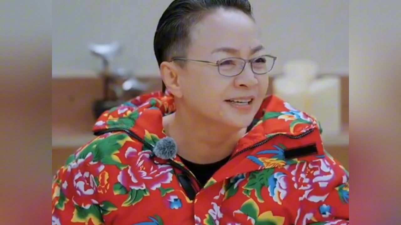 真不愧是小品演员的泰斗,随便模仿一下就太像了#宋丹丹#徐志胜