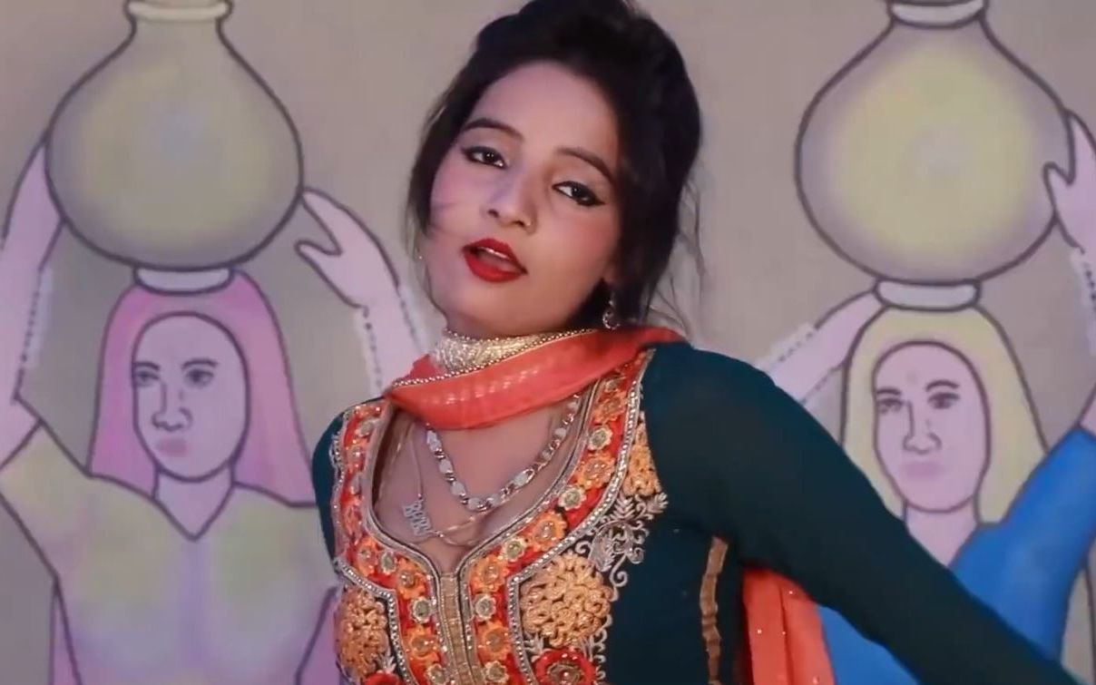 呆萌又搞怪的印度女孩 自拍歌舞(低种姓印度美女 非高种姓)