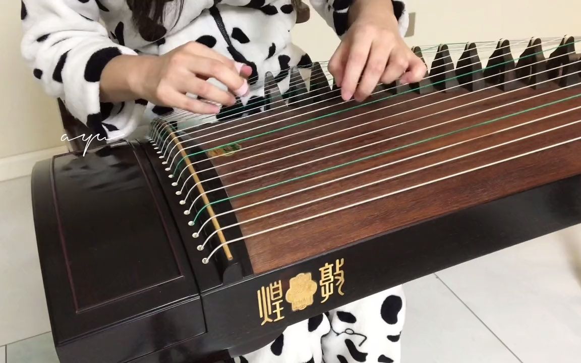 [图]《敕勒歌》古筝曲“心随天地走，意被牛羊牵。大漠的孤烟，拥抱落日圆。”天苍苍野茫茫风吹草低见牛羊弹奏时会回忆到六年前听《鸿雁》#敕