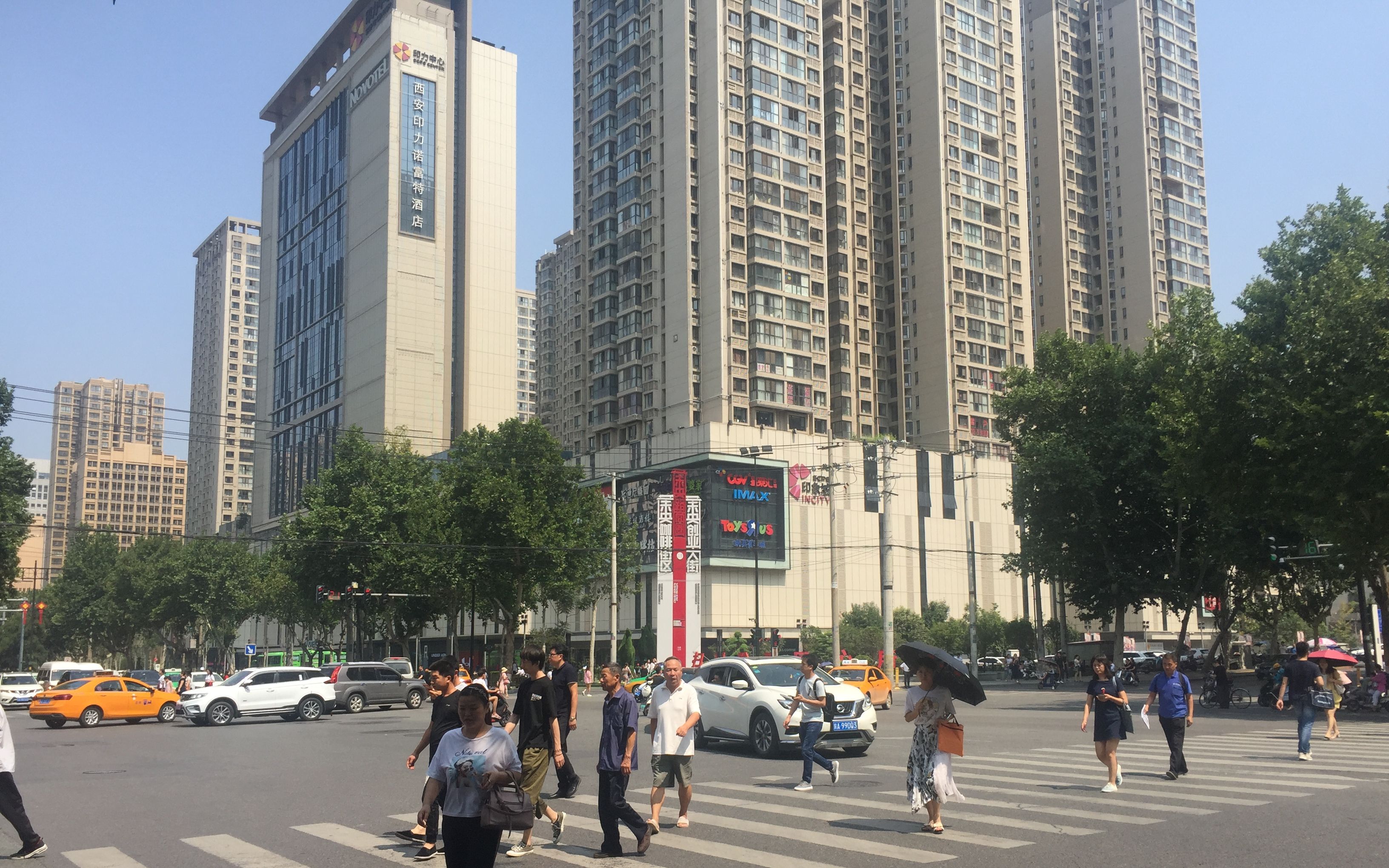 實拍陝西西安早晨7點的街景帶你們看看西安的城市建設