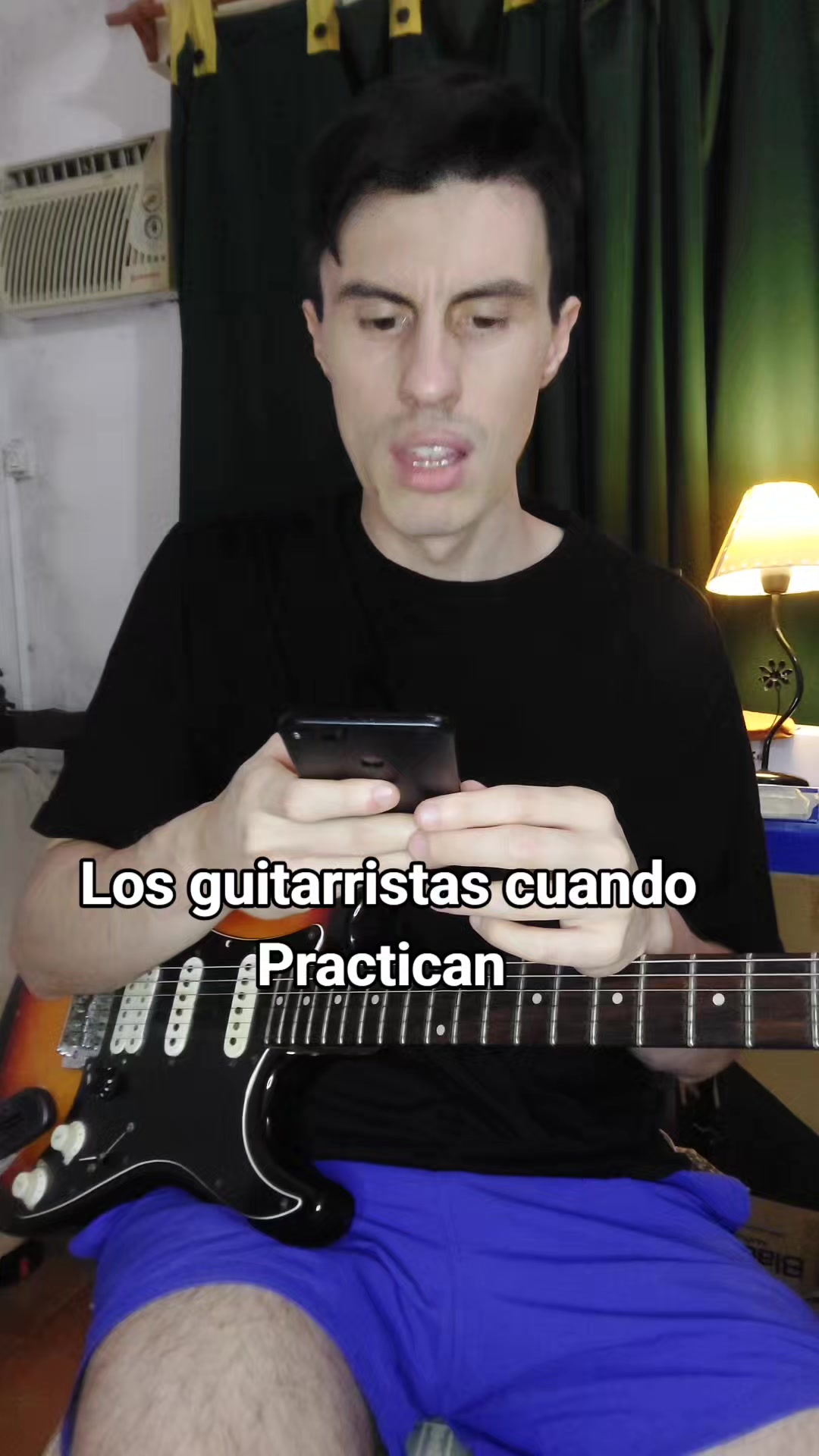 [图]Los guitarristas cuando se ponen a practicar con la guitarra