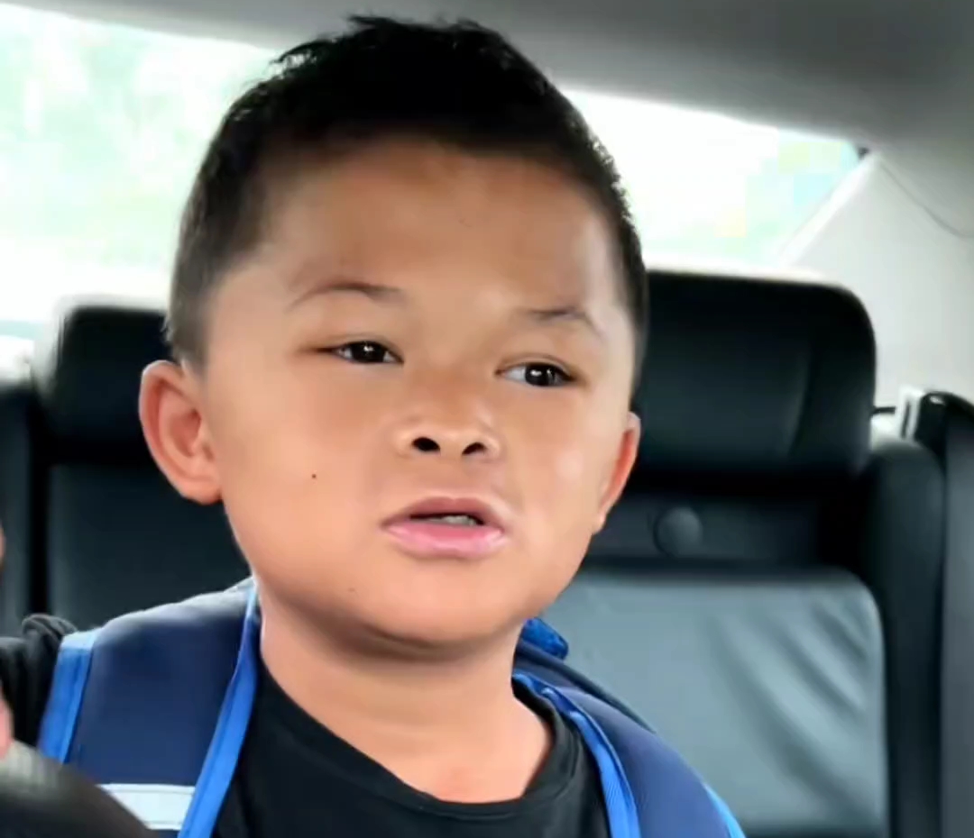 黄新龙挑战送小马云上学,小马云说要考大学,专门学数据和挖掘机