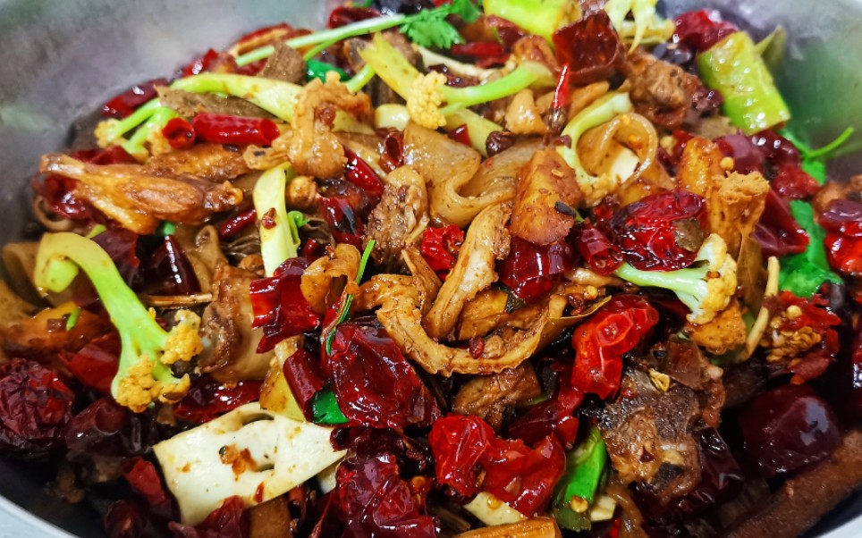 北京曾经的麻辣香锅顶流，用30种香料炒制，开业16年如今只剩一家店