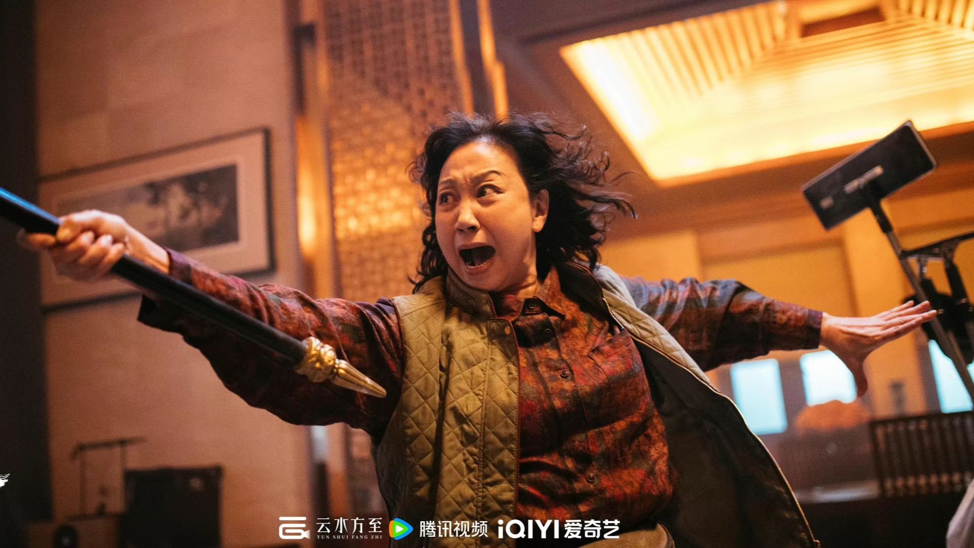 元秋伍允龙最新动作喜剧《重见天日》,七旬老太依旧能打!