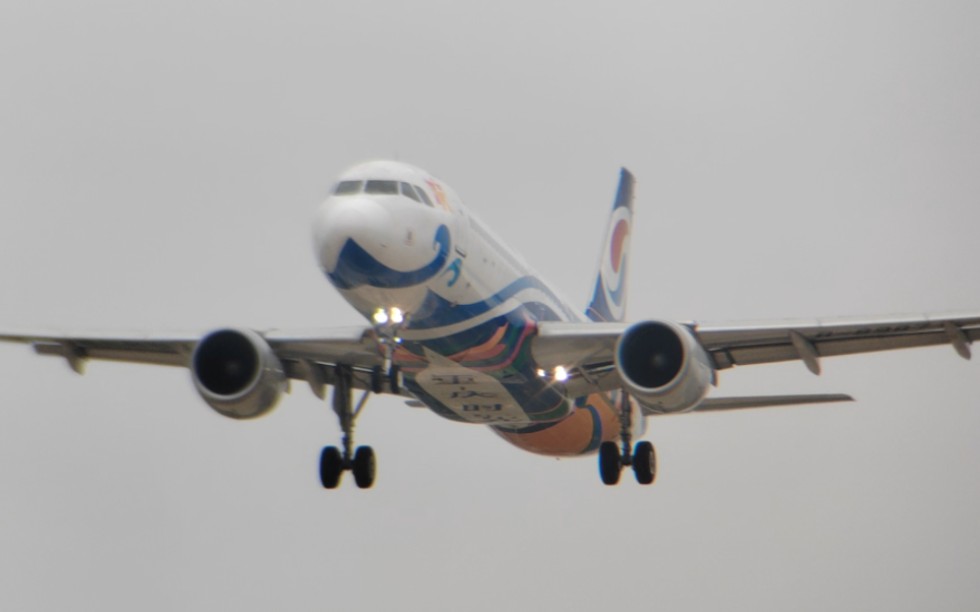 2024年2月23日,重庆航空空中客车a320-214型客机重庆时光彩绘担当oq