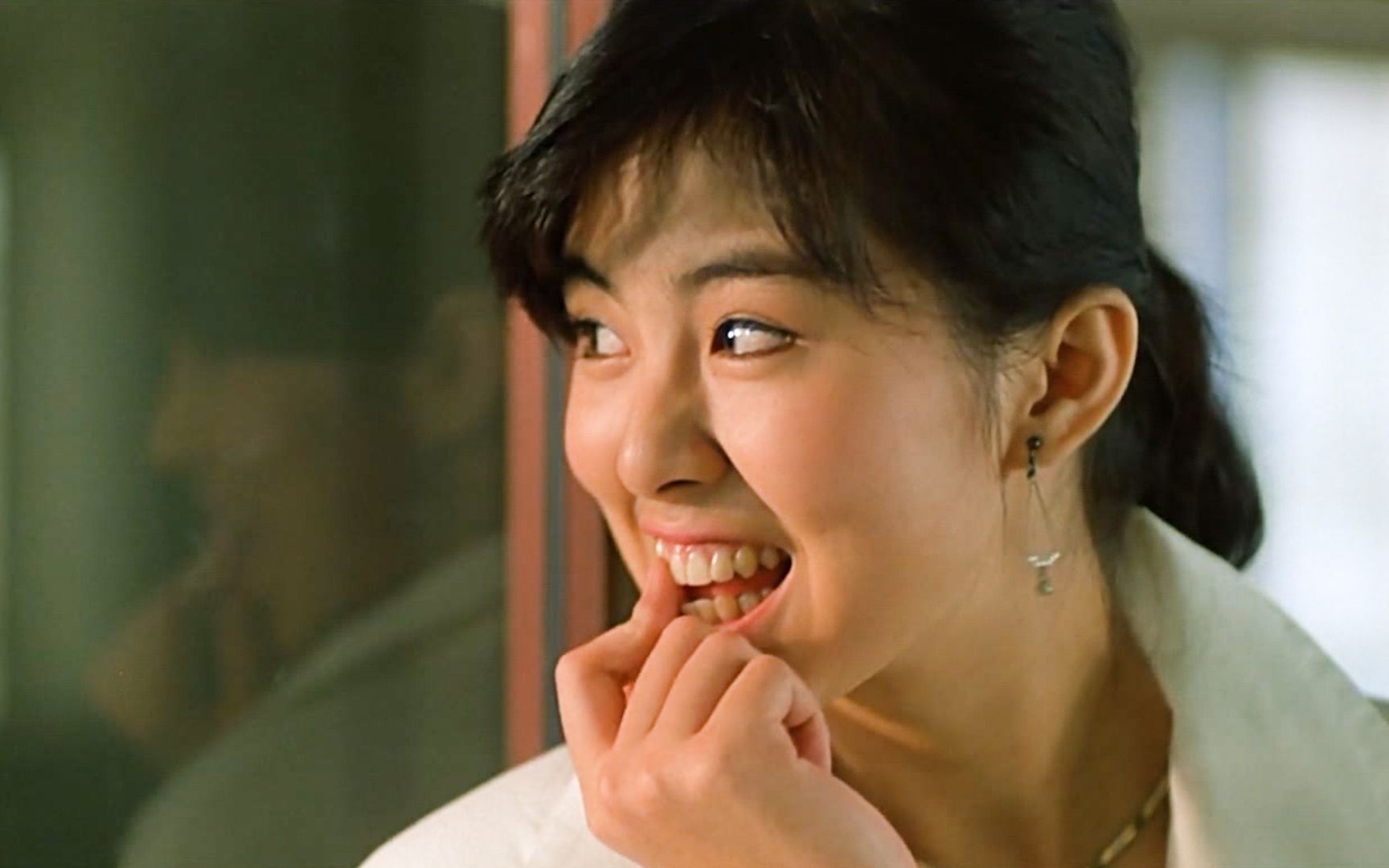 王祖贤1987年饰演"聂小倩"红遍亚洲,80年代的她相当青涩_哔哩哔哩