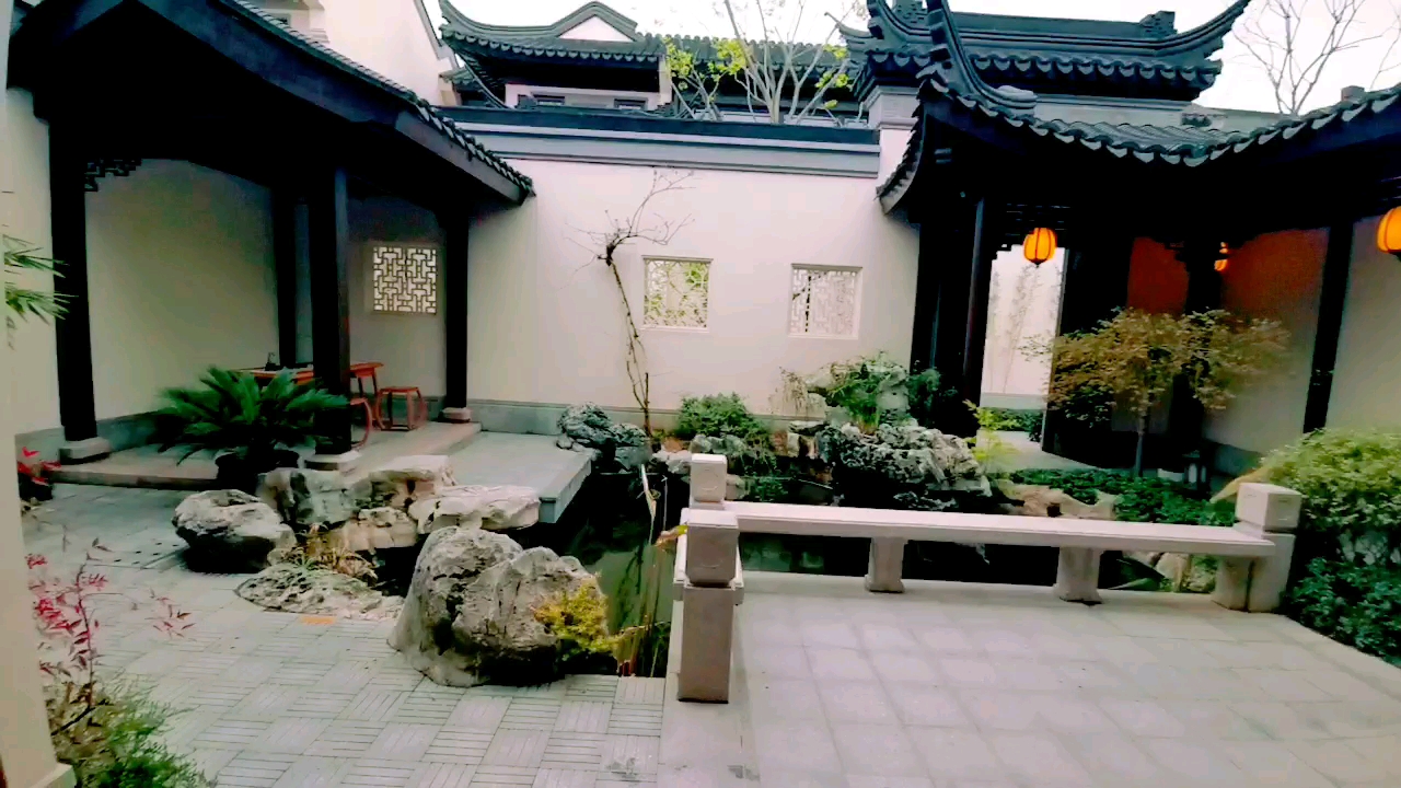 实景拍摄,独门独院的中式庭院,别墅中的豪宅.大花园带车位