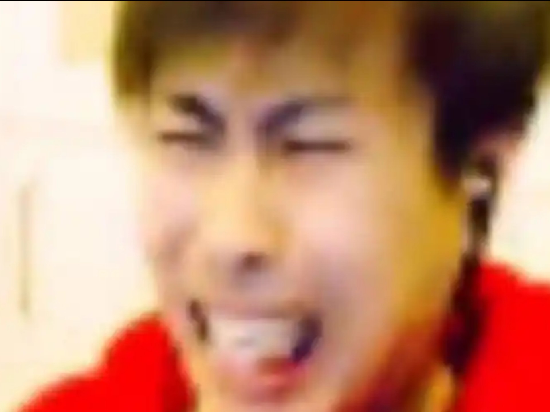 卢本伟笑着玩荒野乱斗