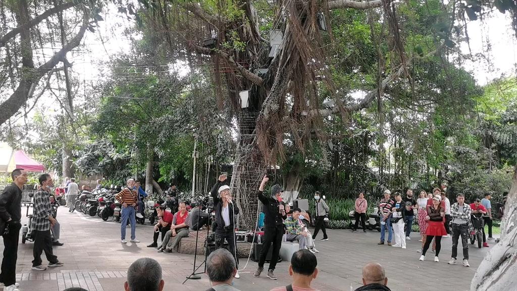 [图]一首八十年代流行金曲《雨中即景》唱起，有勾起你的童年回忆吗