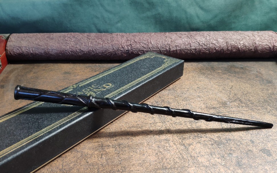 手工魔杖缠绕的藤蔓与树纹魔杖