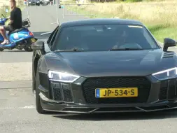 Download Video: 奥迪 R8 V10+ VS 833HP Manhart TR800 保时捷 992 Turbo S | 直线加速赛