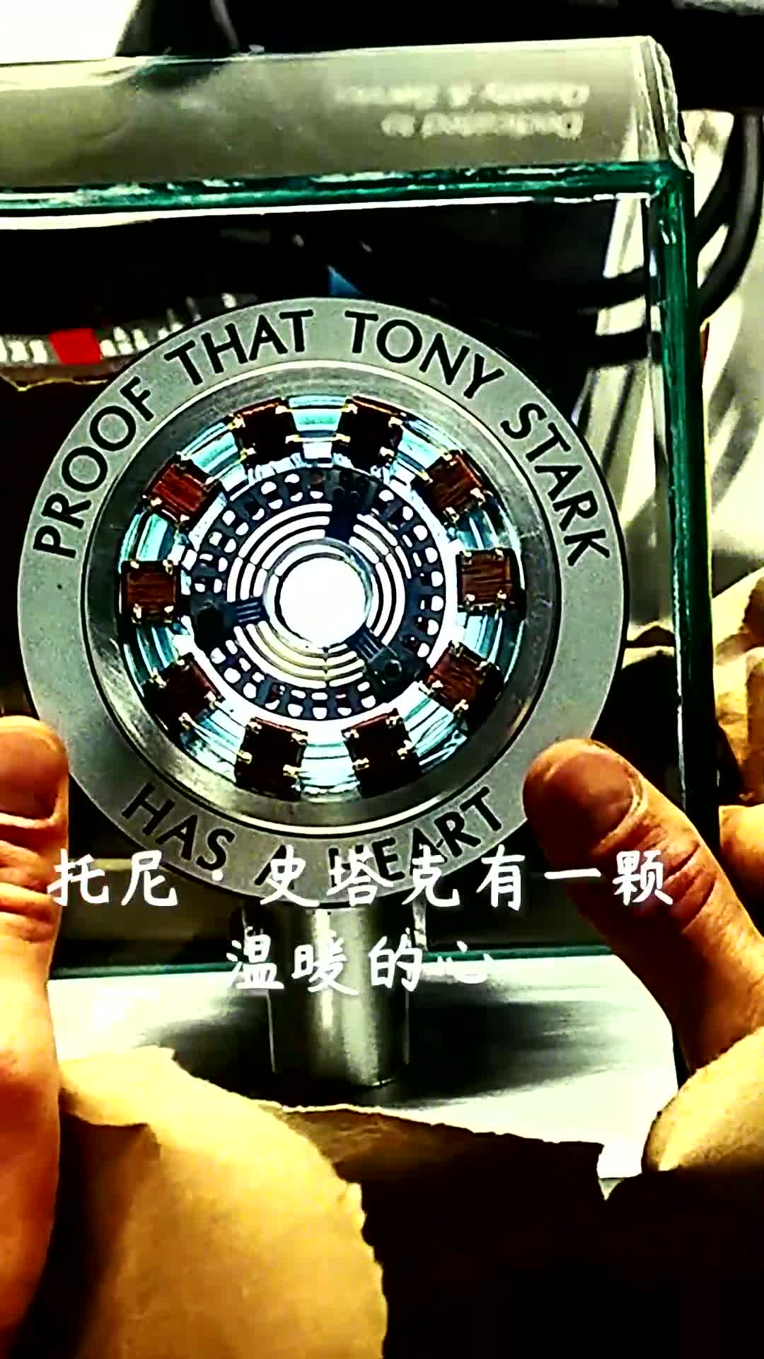 网友:多么希望托尼要打响指的时候贾维斯能把他弹出来,说:"我不会让您