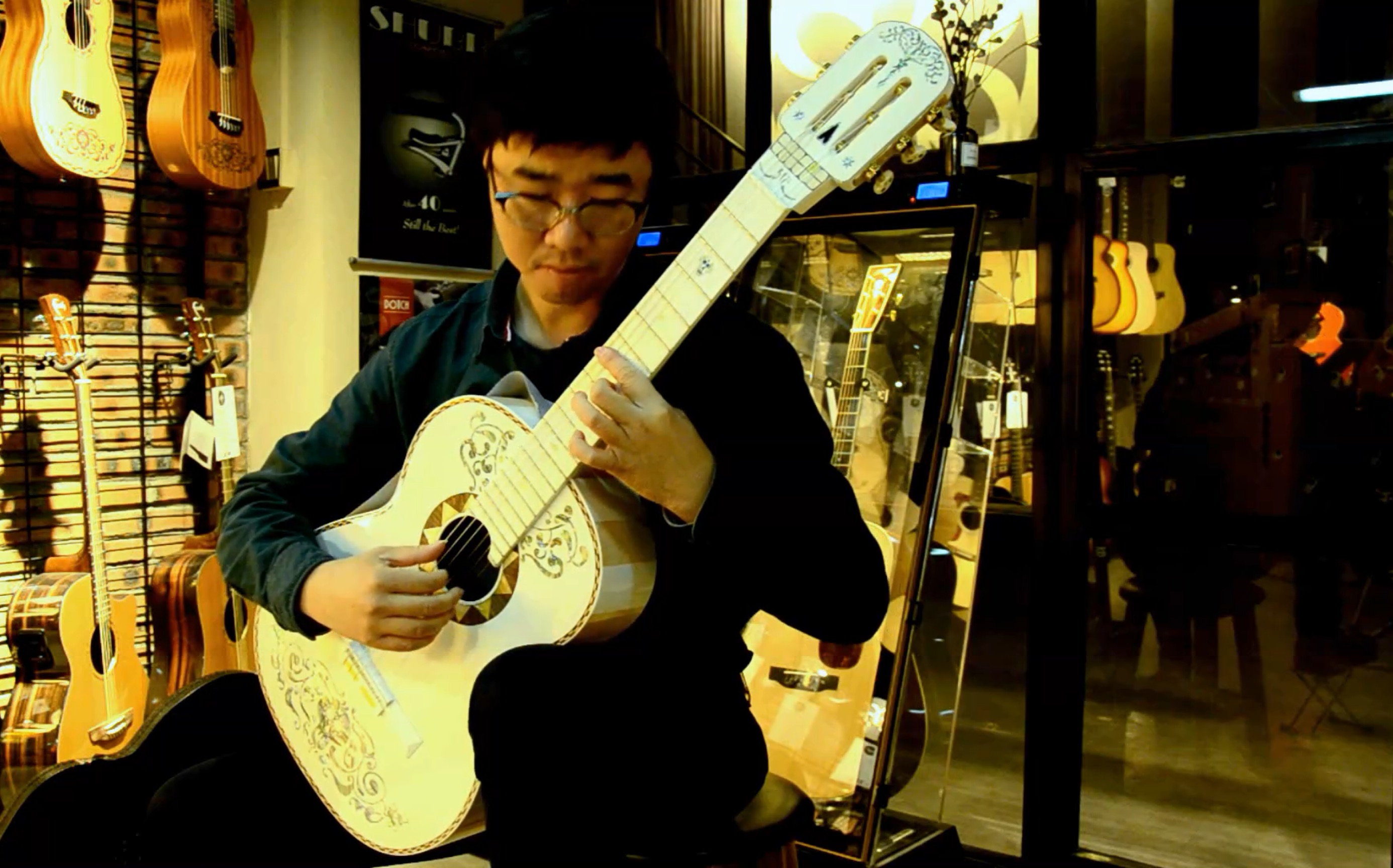 价值人民币128000元吉他 演奏黄韬原创独奏作品《不期而遇》