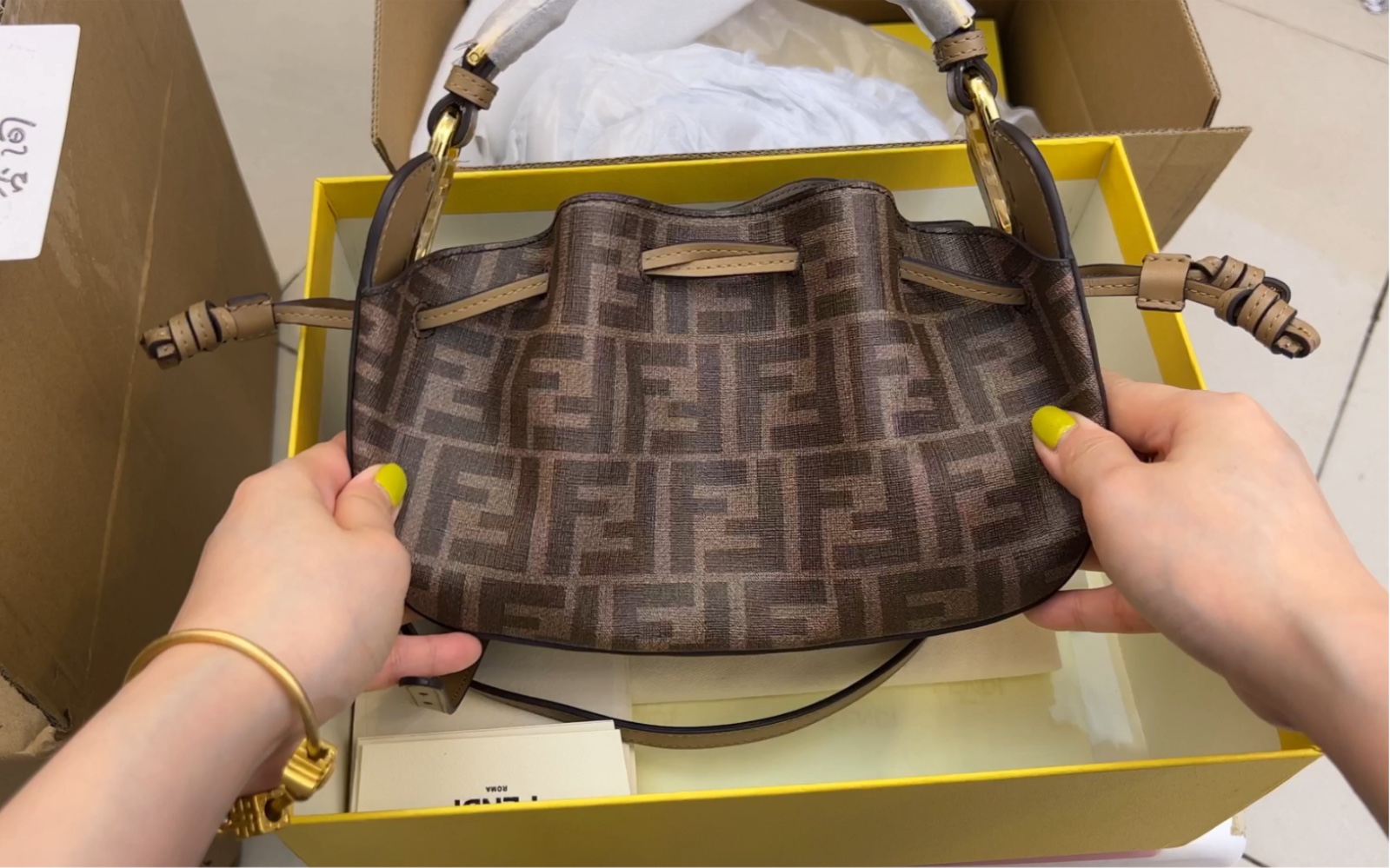 fendi最新爆款老花包饺子包摇篮包实物实拍评测